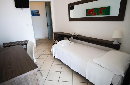 Kalos Hotel