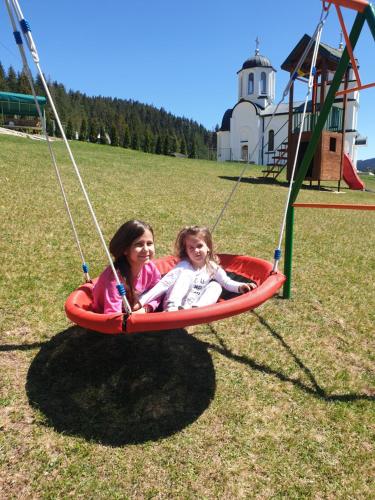 Zlatarska kruna - image 8