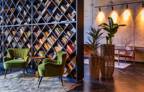 Előcsarnok, Brown Machne Yehuda, a member of Brown Hotels in Ein Karem