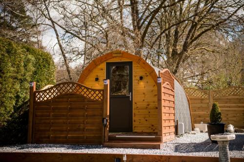 Вхід, Highland & Transylvania Glamping Pods in Ройбрідж