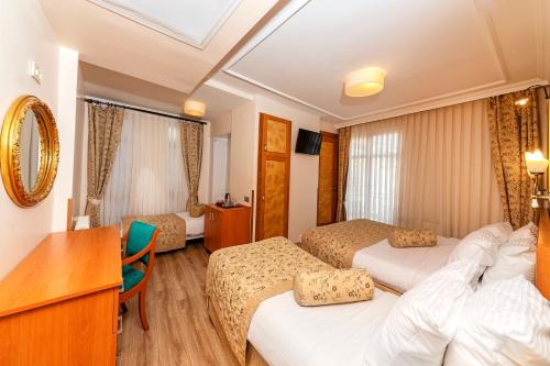 Quadruple Room image 8