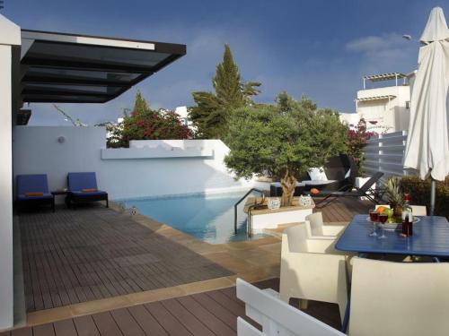 Protaras Nausicaa Villa Mykonos – khách sạn tại Vịnh Fig Tree
