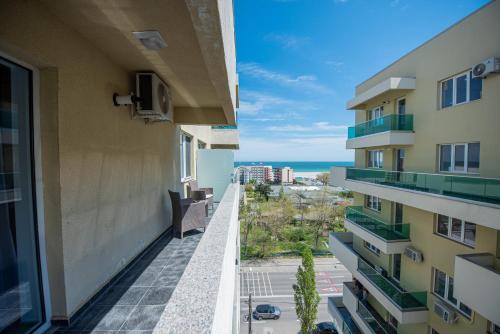 Moonlight Sky Mamaia Apartment