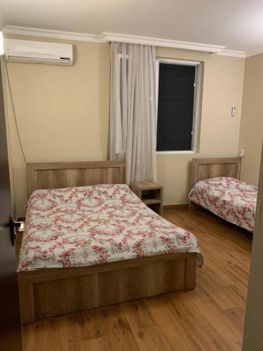 3 twin beds