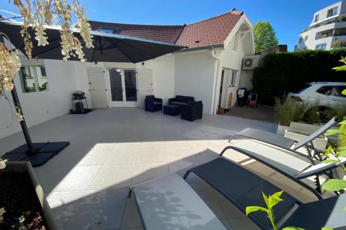 Tiny House - town house in the centre of Annecy terrace & air conditioning - image 2