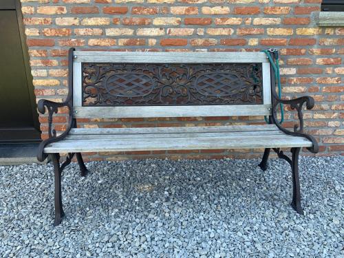 Létesítmények, L'évasion du berger australien (L'evasion du berger australien) in Couvin