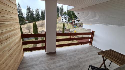 Pensiunea Mădălina - image 10