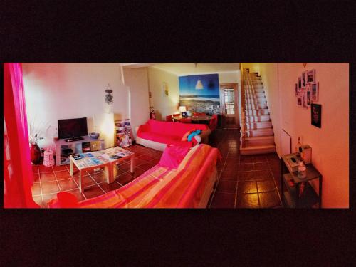 Supertubos Beach Hostel - image 9