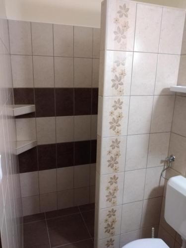 Otthon Apartman - image 5