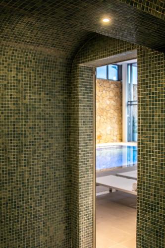 Golden Crown Hotel in Nazaré