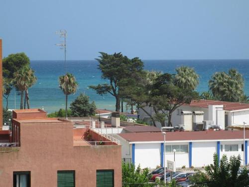 Benicarlo 4A2 Apartamento con amplia terraza y vistas al mar, WIFI, garaje