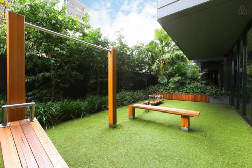 Complete Host Monarc Apartments