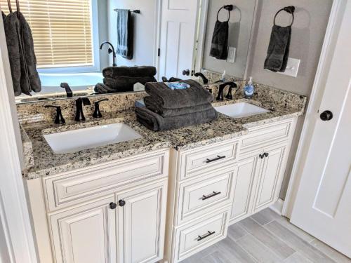 Spacious deluxe house for you, your family and friends in Charlotte, USA