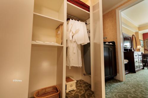 Kingdom Club Room with King Bed or Two Double Beds