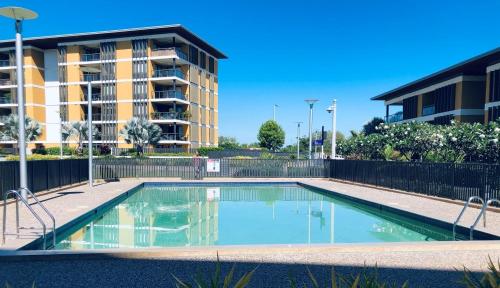 Absolute Waterfront - Tropical Sunrise Apartment Over The Water