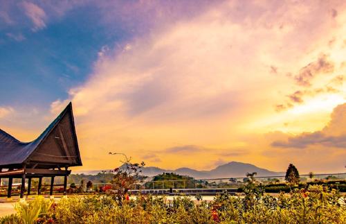 LABERSA HOTEL & CONVENTION CENTER TOBA in Balige