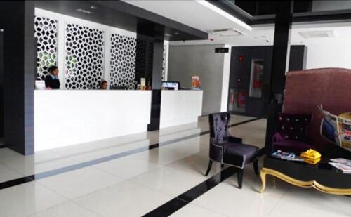 Lobby, Hotel Austin Paradise in Tebrau