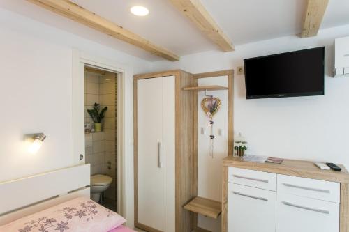 Lavender Room - main image