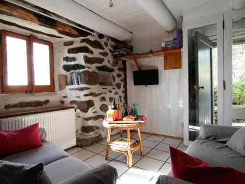 Gîte Saint-Julien-Chapteuil 3 pièces 4 personnes - FR-1-582-109 - image 2