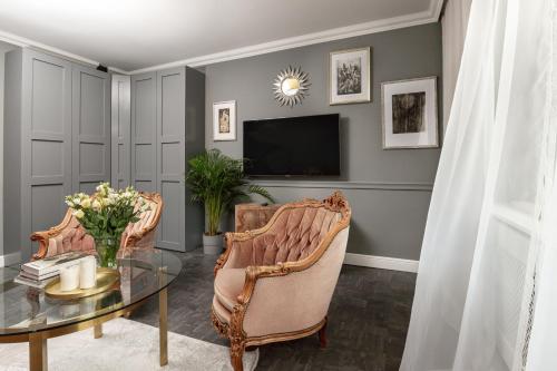 Daisy's Secret Apartment