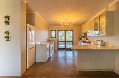 virtuve, Steenbok farm cottages -Mongoose cottage in Wolseley