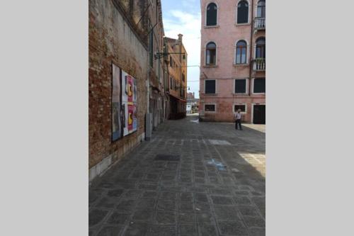 Elite Home stunning venetian apt. Close Accademia