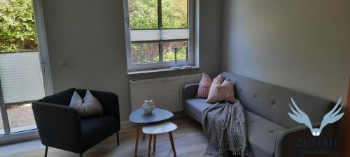 1 queen bed, 1 sofa bed