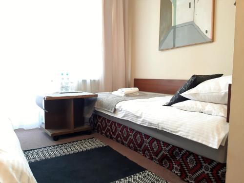 2 twin beds
