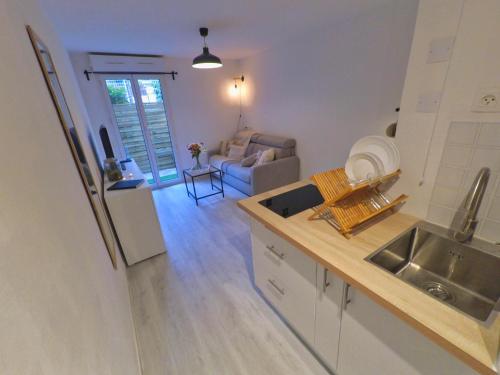 Espace Valrose - Tap to explore photos