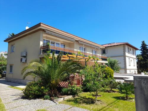  Apartments Orange Lovran in Lovran