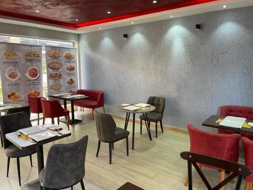 Restaurant, Cocktail and Dreams Hotel in Kpeshie