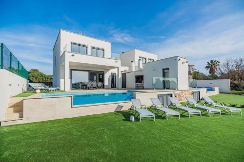 Villa Corb Mari I by Sealand Villas 1