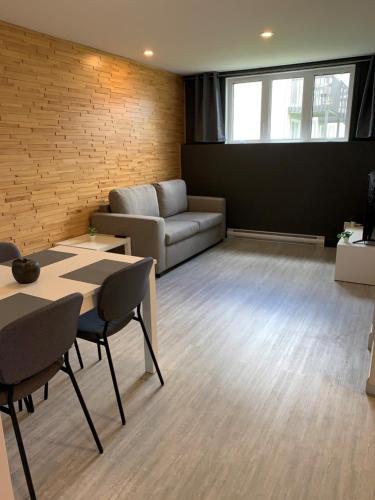 Le Chaleureux in บัวเพร (QC)