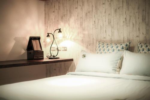 Deluxe Quadruple Room image 10
