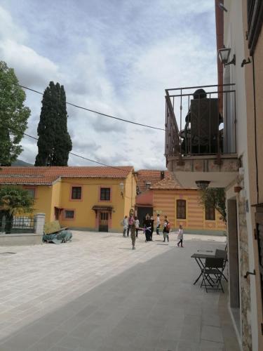 VILA MIRA