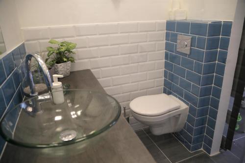 Sweety Blue Apartman near Oktogon - image 14