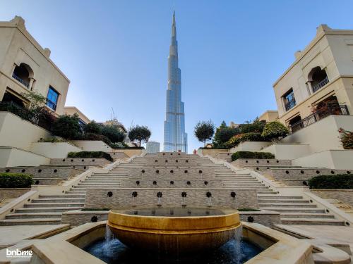 Pvt Jacuzzi over looking Burj Khalifa - by bnbme - 6048
