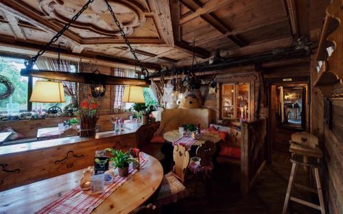 Étterem, Hotel Almwirt in Haar