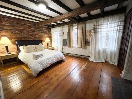 Little Italy Historic Suites H3