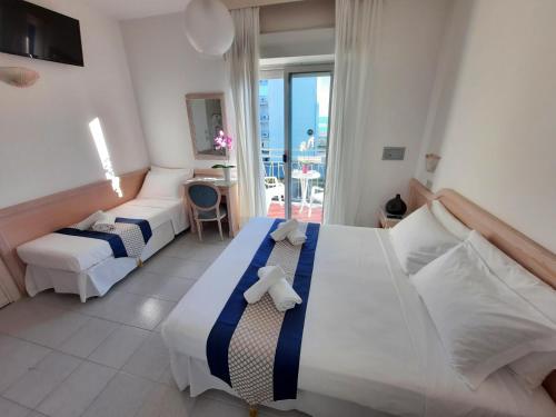 Standard Triple Room with Sea View