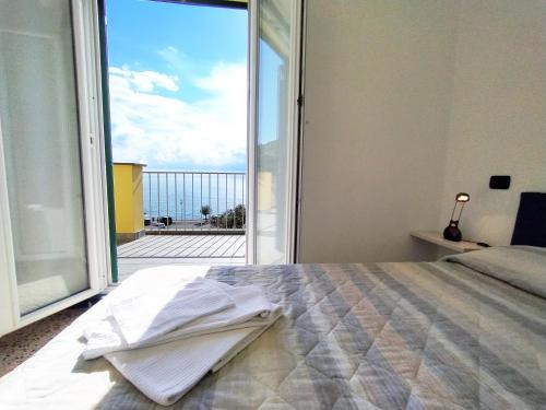 Monia House Sea View