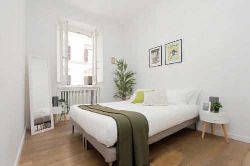 Colosseo Terrace Apartment, Rome (photo 9)