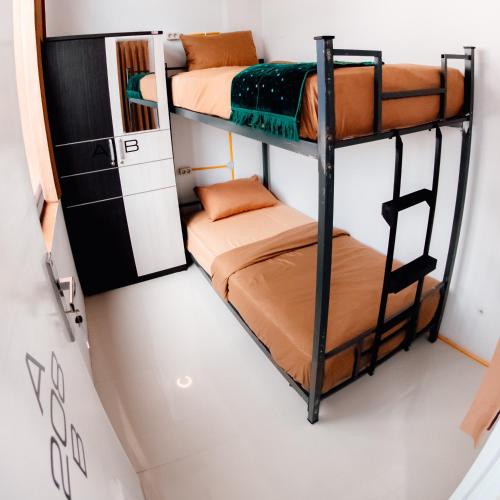 AUR KUNING HOSTEL SYARIAH Bukittinggi