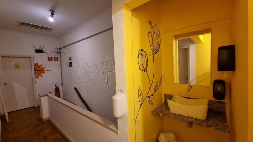 숙소 외관, Lamparina Hostel in 상파울루