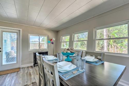 Bright Crystal River Home Walk to Boat Ramp! - image 2