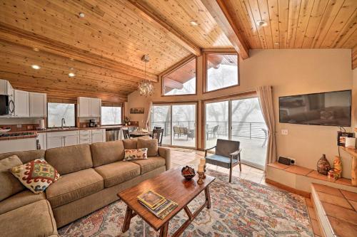 Secluded Home on 1-Acre Lot with Unparalleled Views in Skyforest, USA