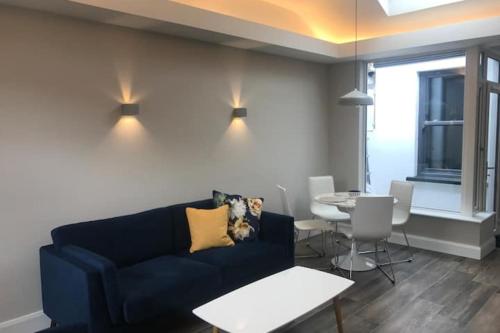 Modern 1 Bed 1 Bath in Central Dublin Location - image 2