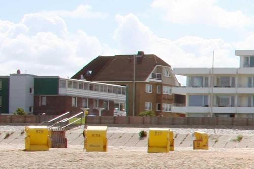 Grosse-Ferienwohnung-14-mit-Meerblick-und-Strandkorb-im-Haus-Seeluft-in-Duhnen
