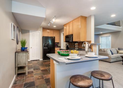 Union Gateway in Prime Salt Lake Location with Hot Tub - image 3
