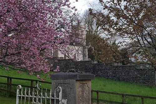 The Burrow, a Spacious Bungalow in Heart of NI